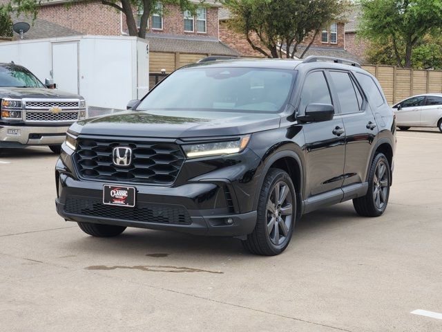Used 2025 Honda Pilot Sport image 11