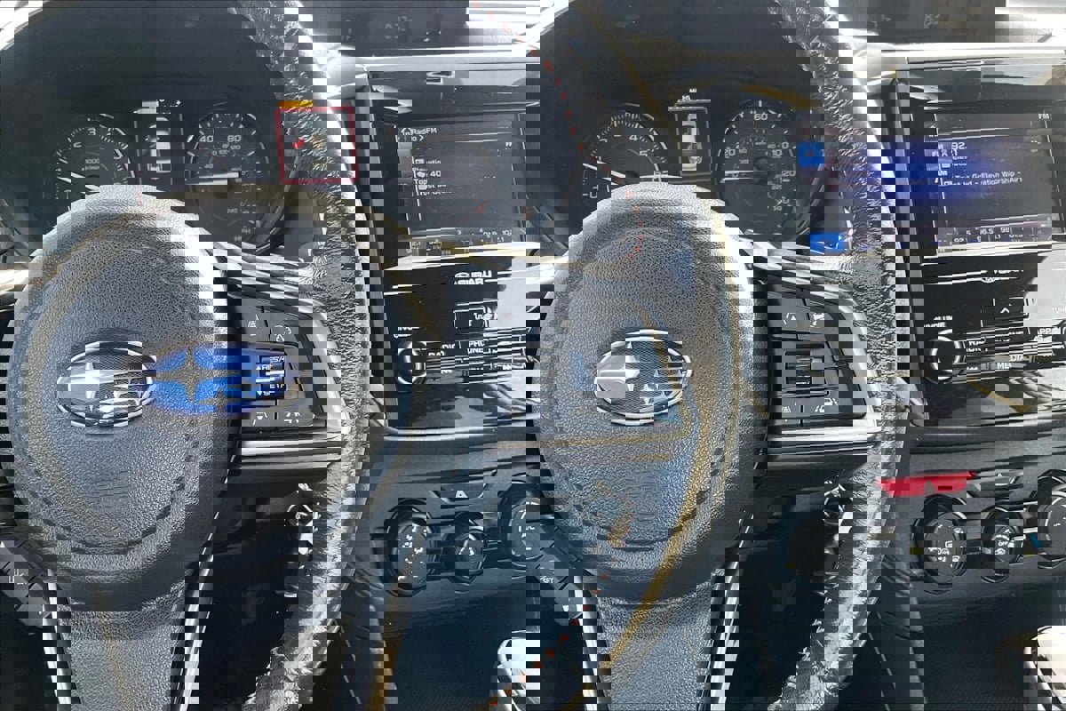 Used 2018 Subaru Crosstrek 2.0i Premium w/ Eyesight System image 16