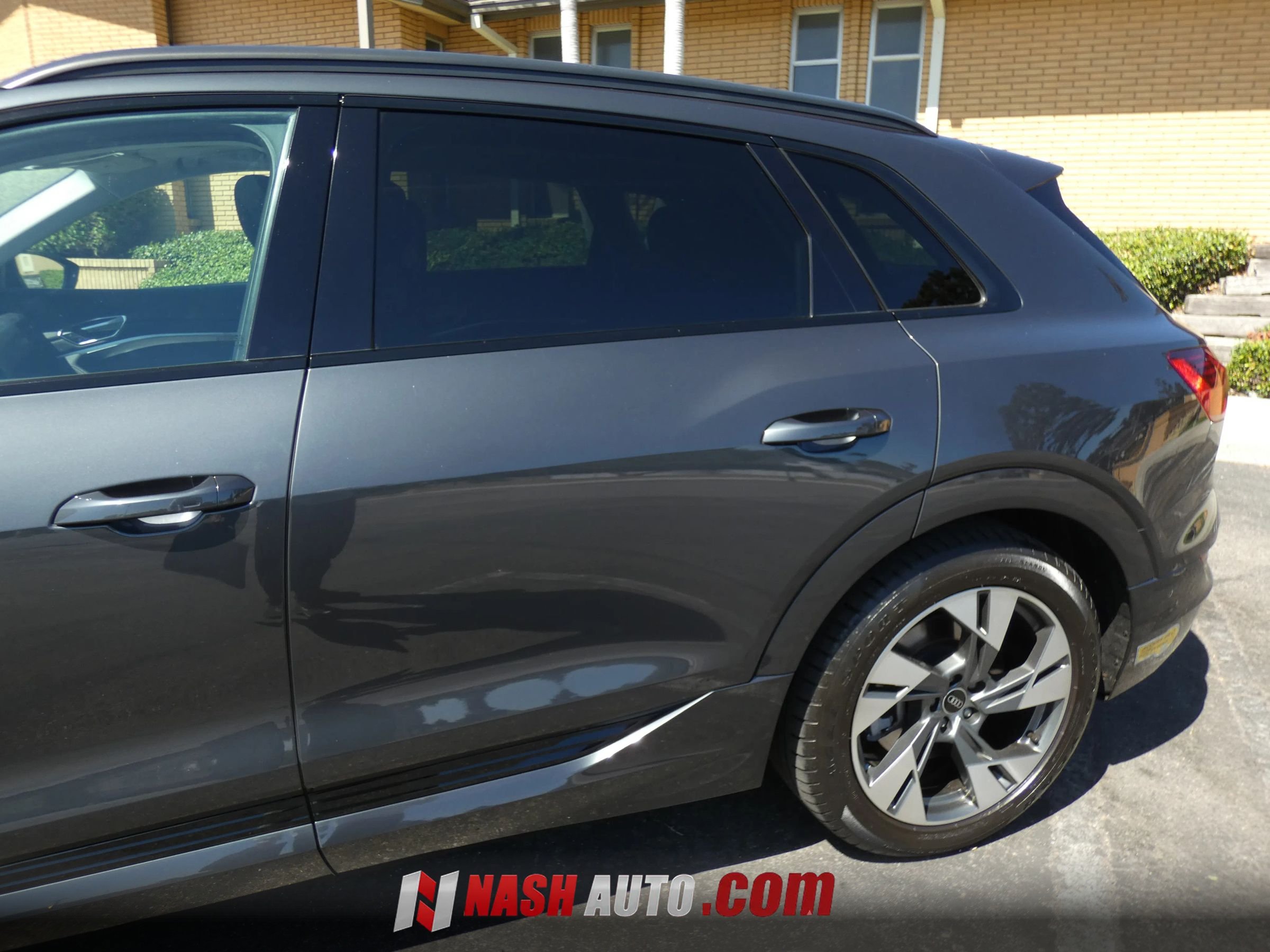 Used 2021 Audi e-tron Premium w/ Convenience Plus Package AWD/4WD image 13
