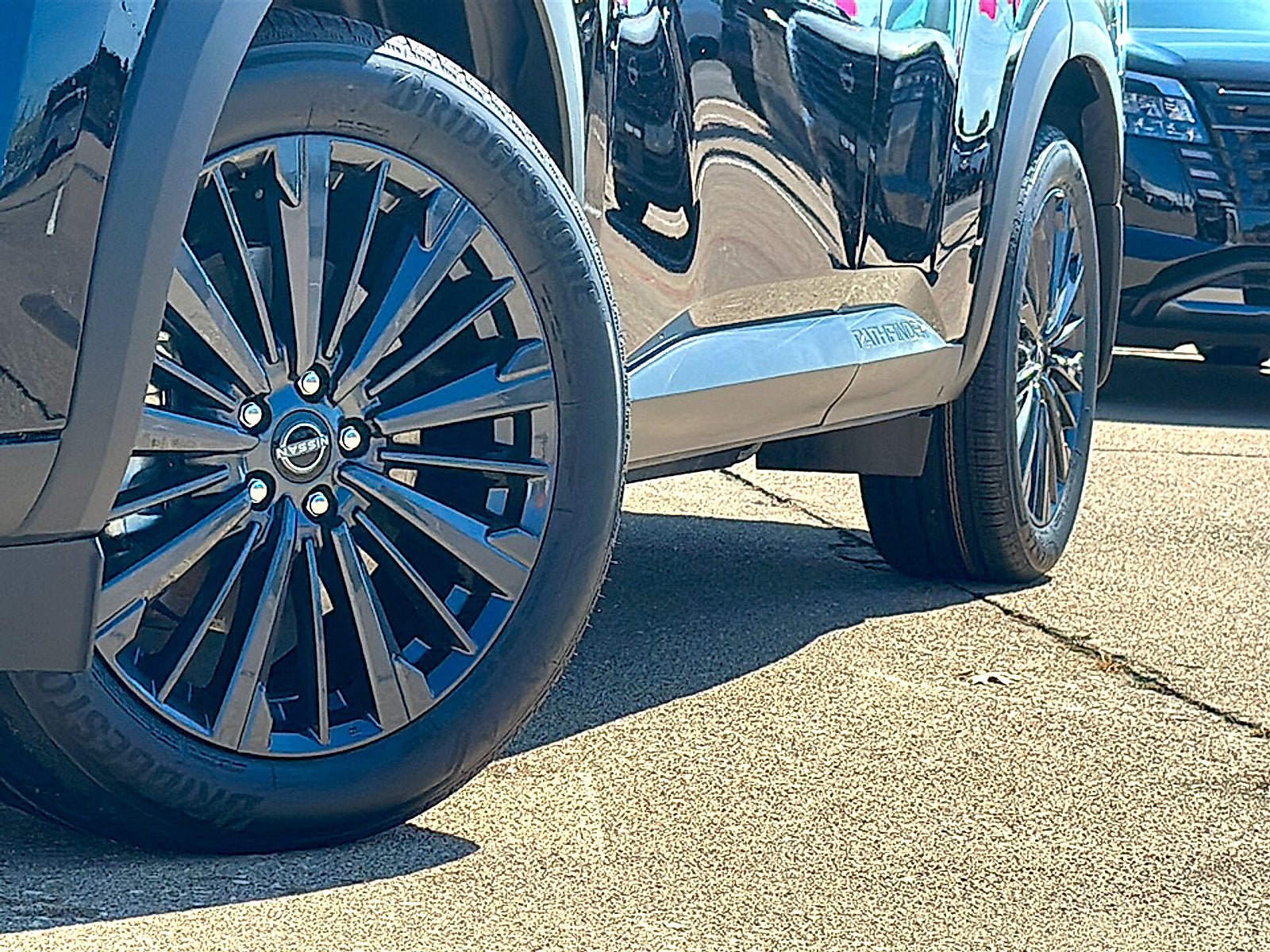 New 2026 Nissan Pathfinder SL w/ SL Premium Package FWD image 3