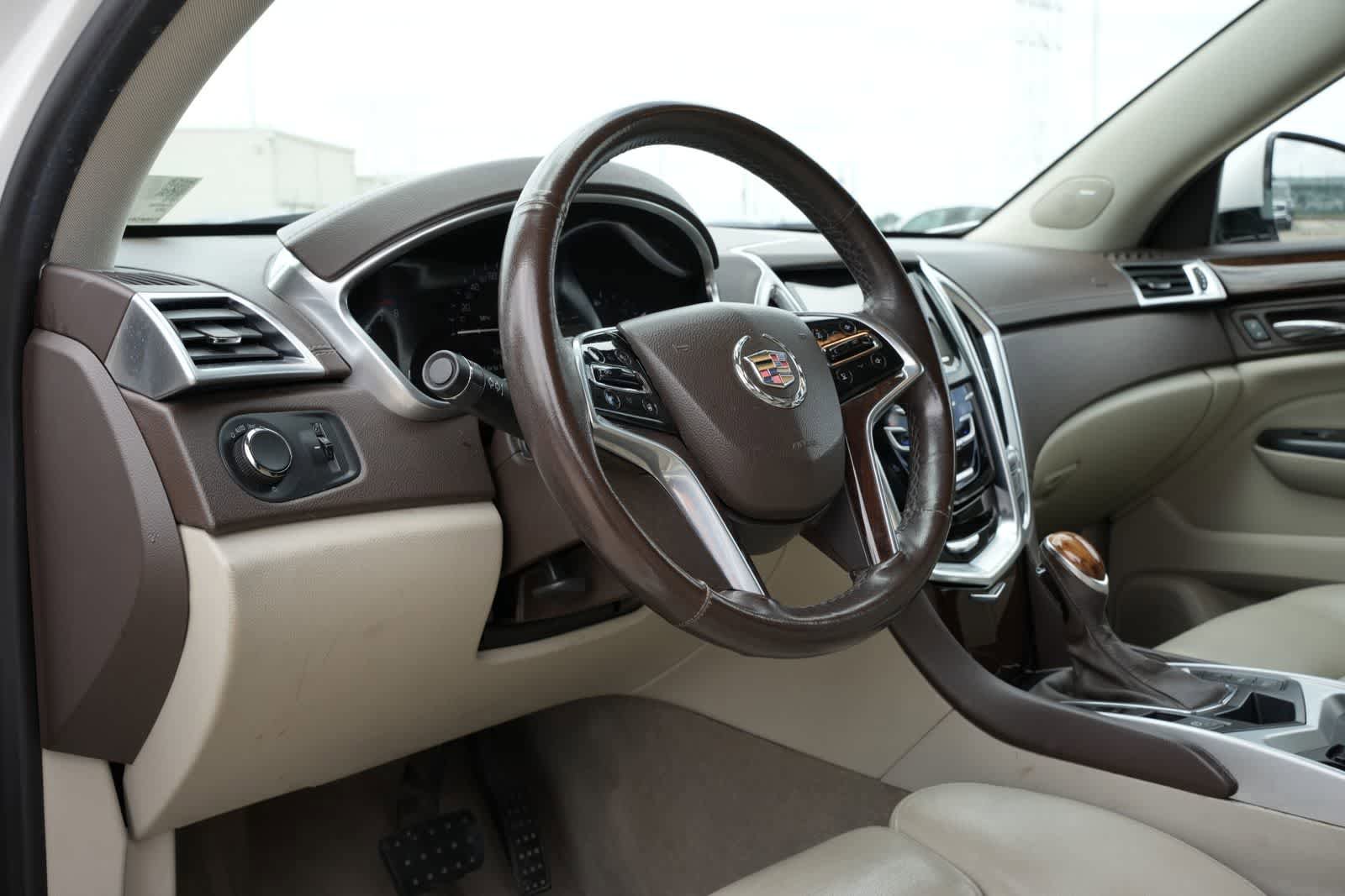 Used 2015 Cadillac SRX Luxury w/ Driver Awareness Package AWD/4WD image 16
