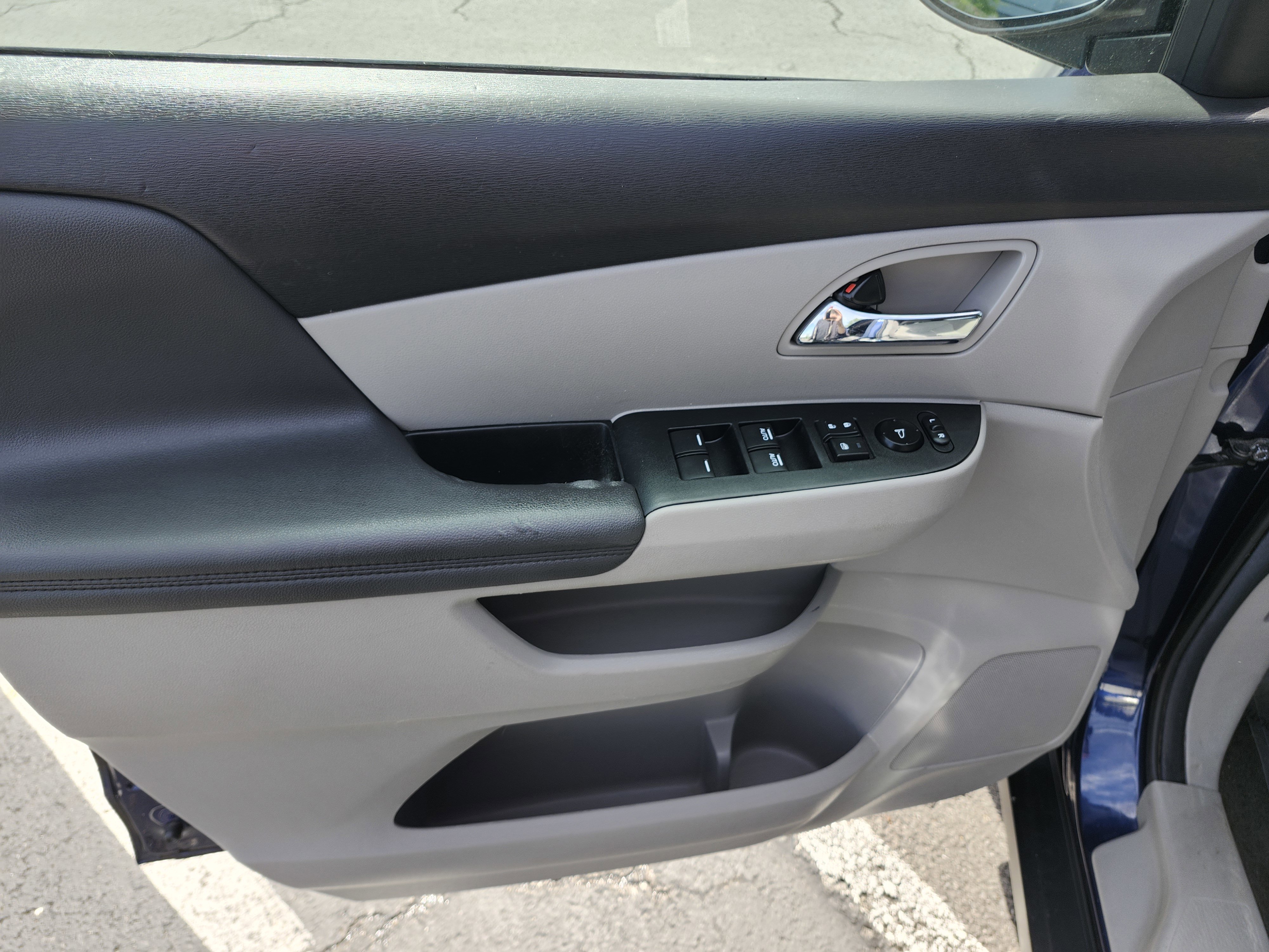 Used 2014 Honda Odyssey EX image 24