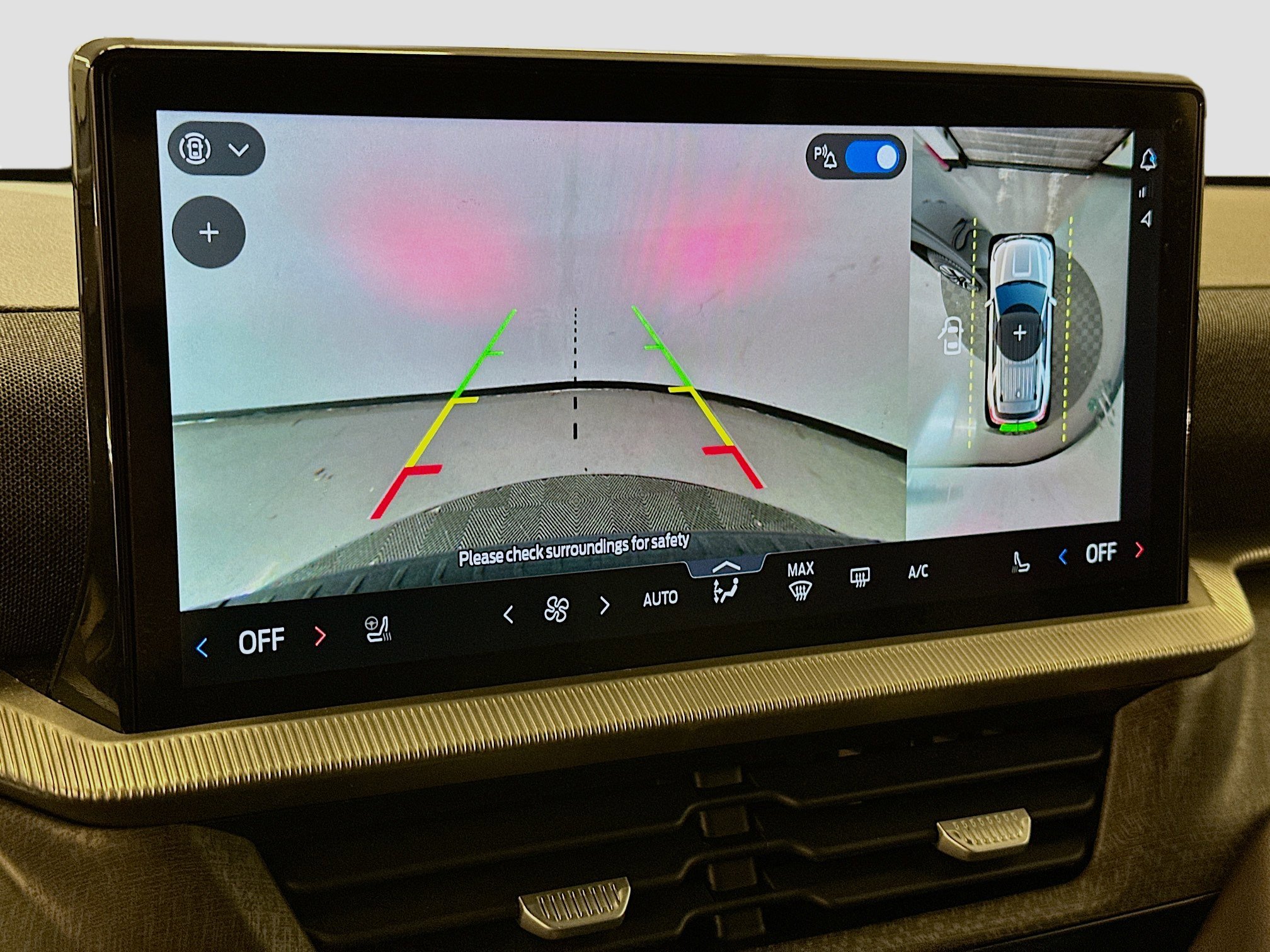 Used 2025 Ford Explorer Platinum w/ LUX Leather Package image 23