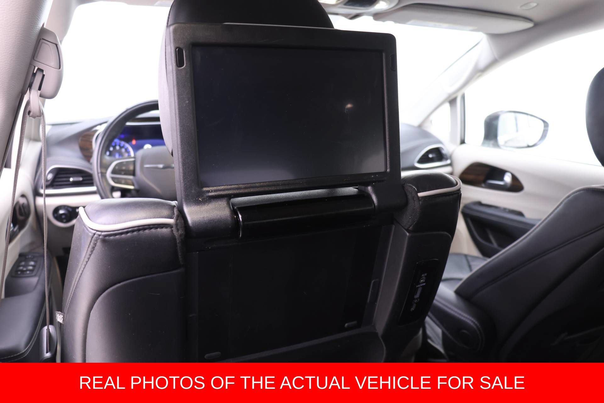 Used 2022 Chrysler Pacifica Limited w/ Uconnect Theater Family Group AWD/4WD image 15