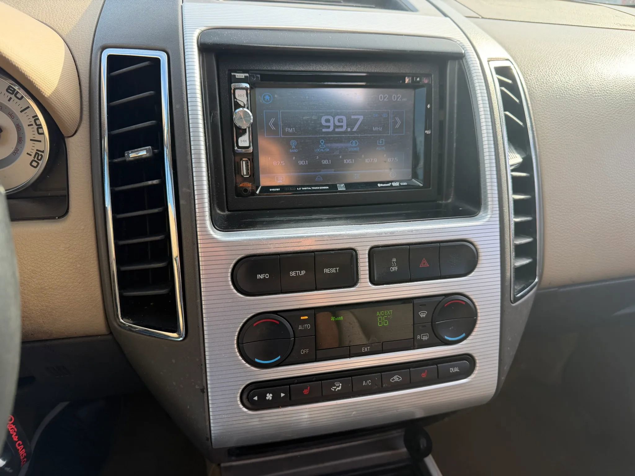 Used 2007 Ford Edge SEL image 18