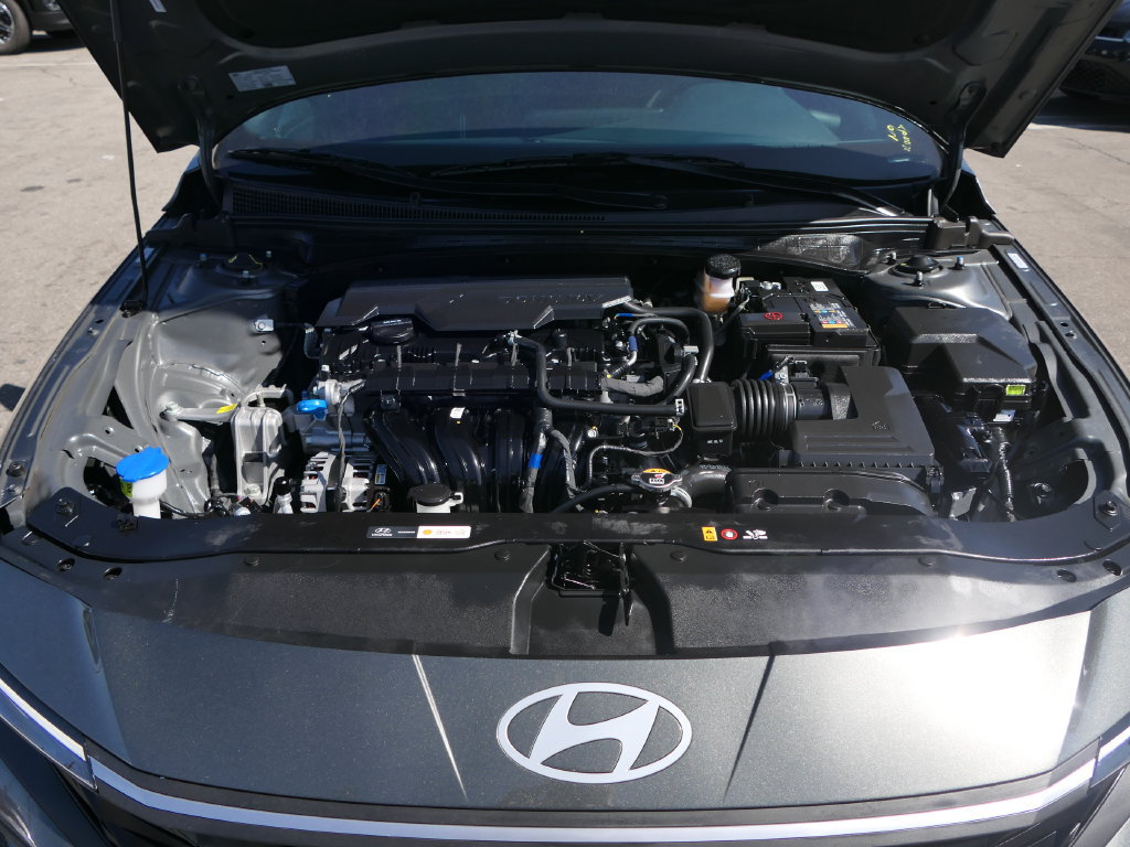 Used 2025 Hyundai Elantra Sport FWD image 25