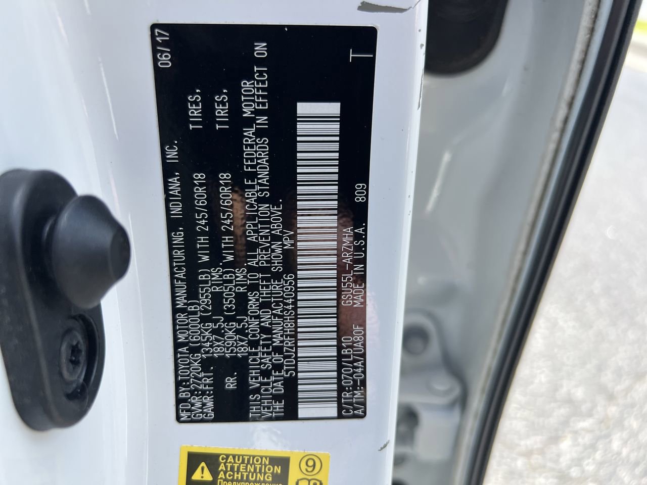 Used 2017 Toyota Highlander XLE AWD/4WD image 36