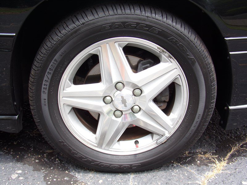 Used 2004 Chevrolet Impala SS w/ Preferred Equipment Group FWD image 17