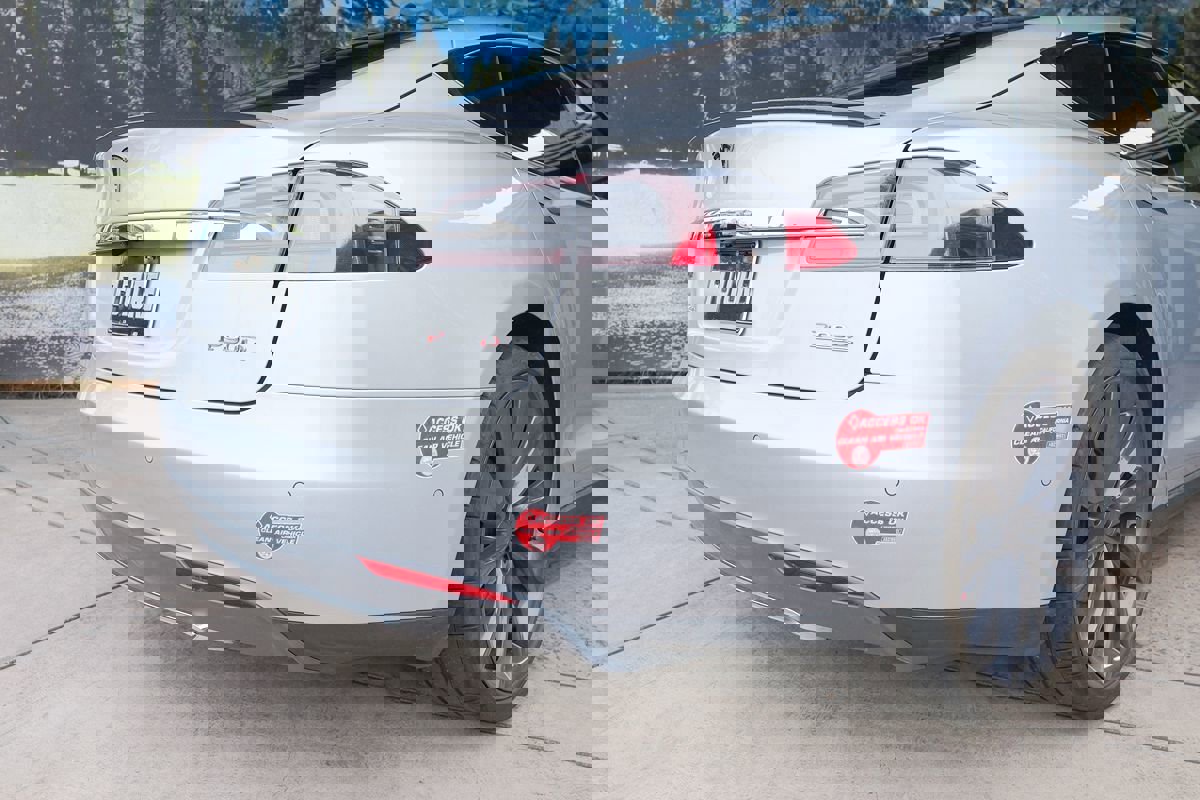 Used 2016 Tesla Model S P90D image 40