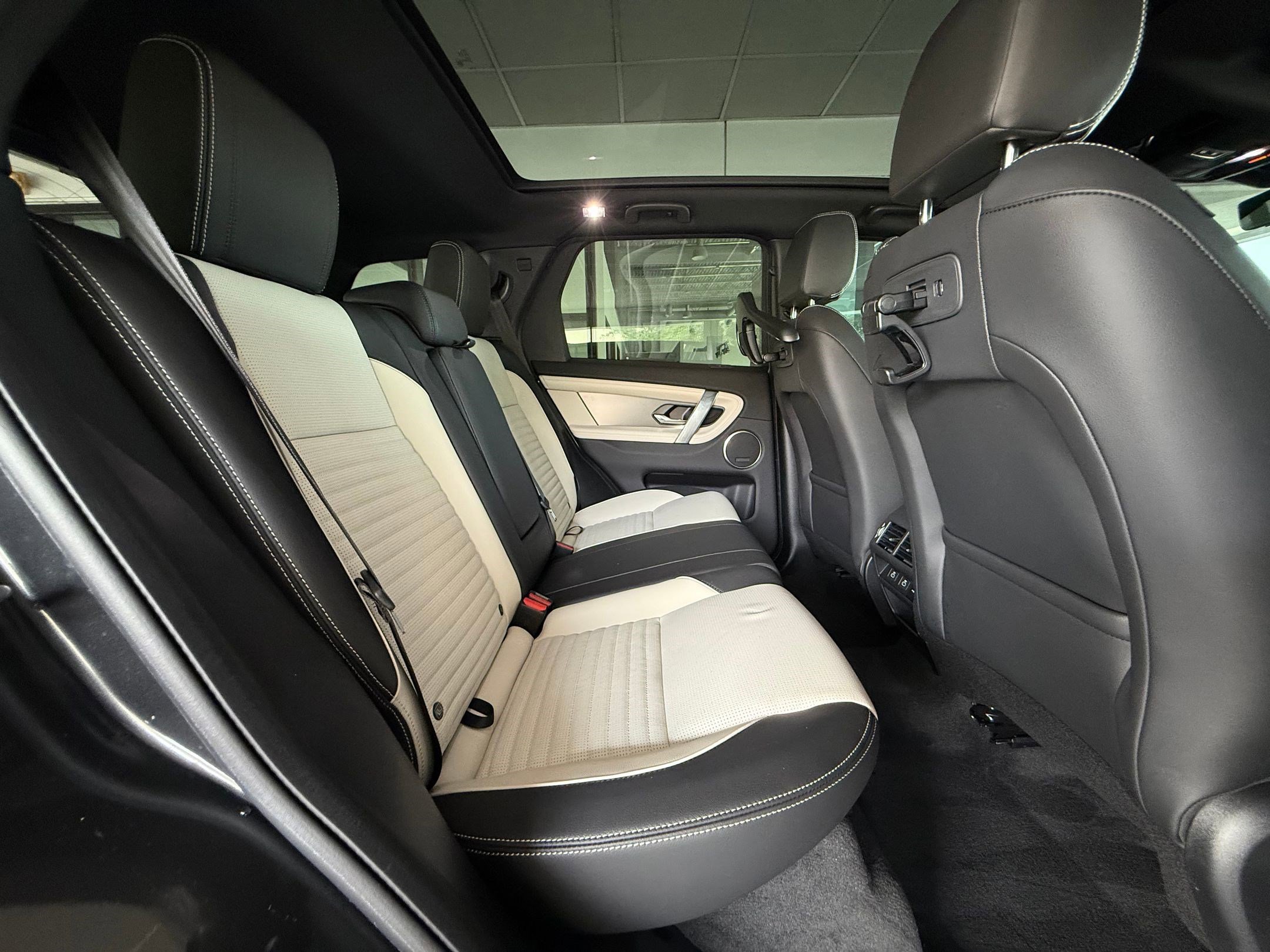 Certified 2025 Land Rover Discovery Sport Dynamic SE image 30