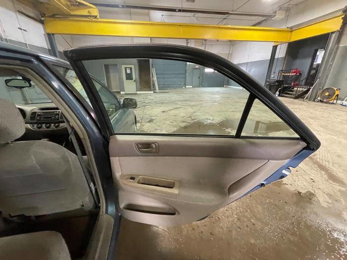 Used 2003 Toyota Camry LE image 28