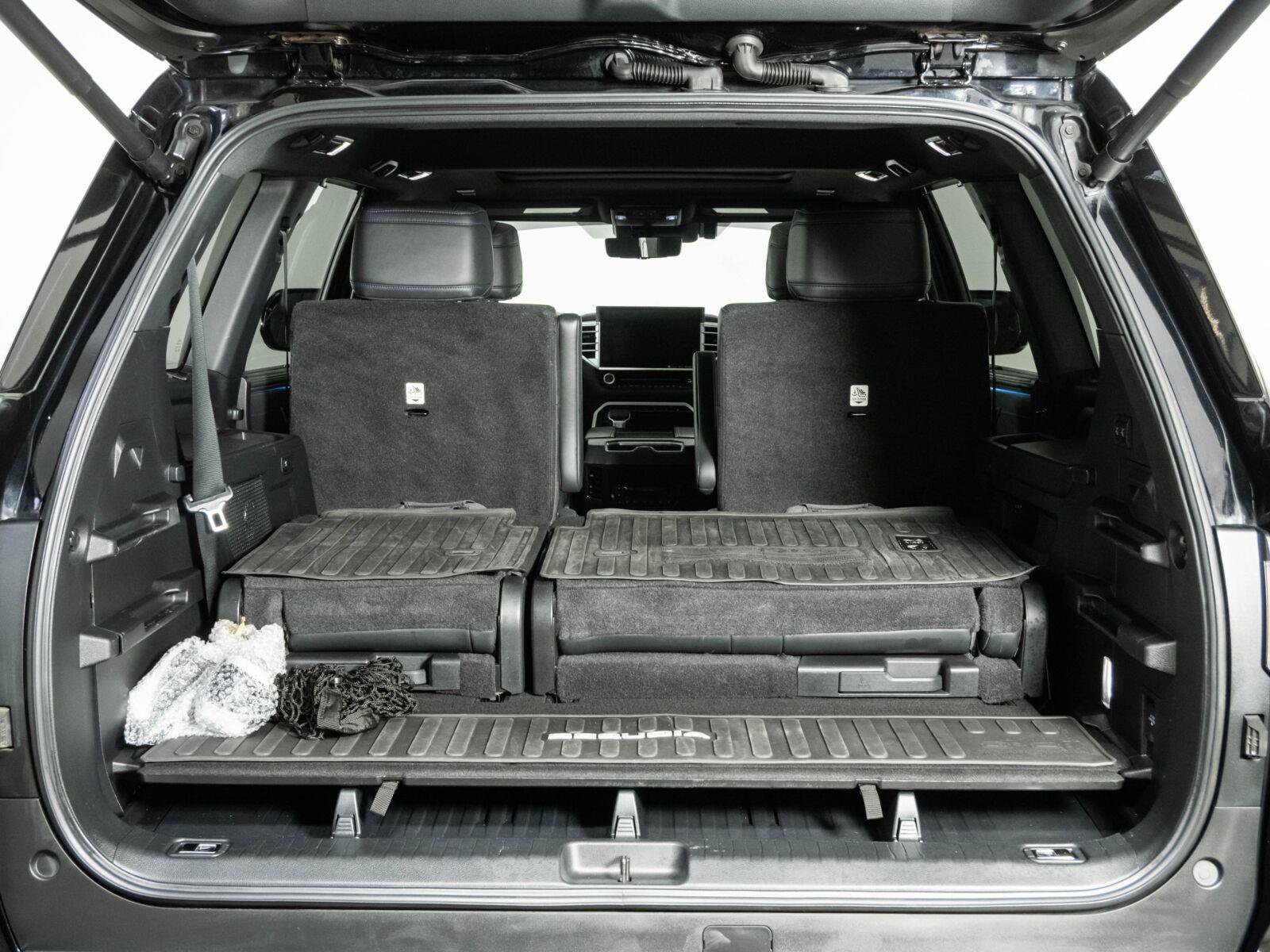Used 2023 Toyota Sequoia Platinum AWD/4WD image 28