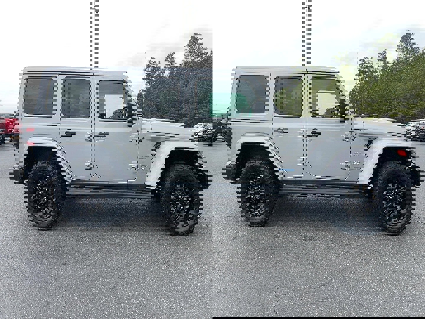 Used 2021 Jeep Wrangler Unlimited Sahara w/ Cold Weather Group image 4