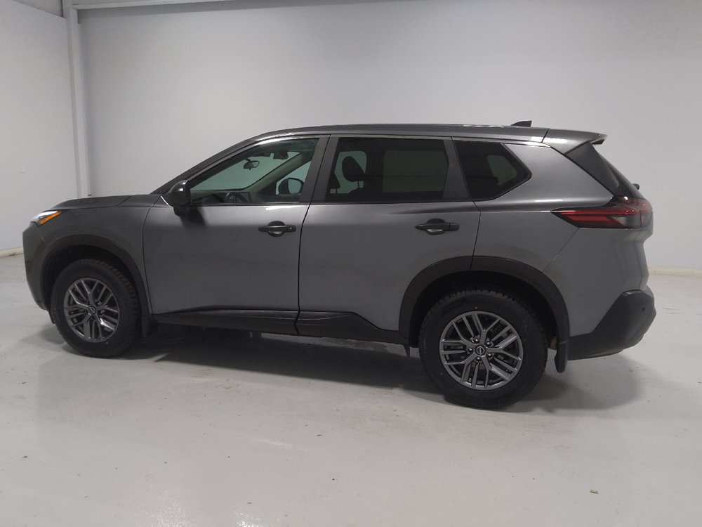 Used 2023 Nissan Rogue S AWD/4WD image 3