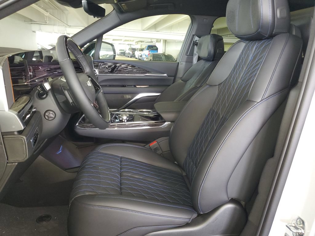 New 2026 Cadillac Escalade IQL Sport 1 w/ LPO, ONYX Package AWD/4WD image 17