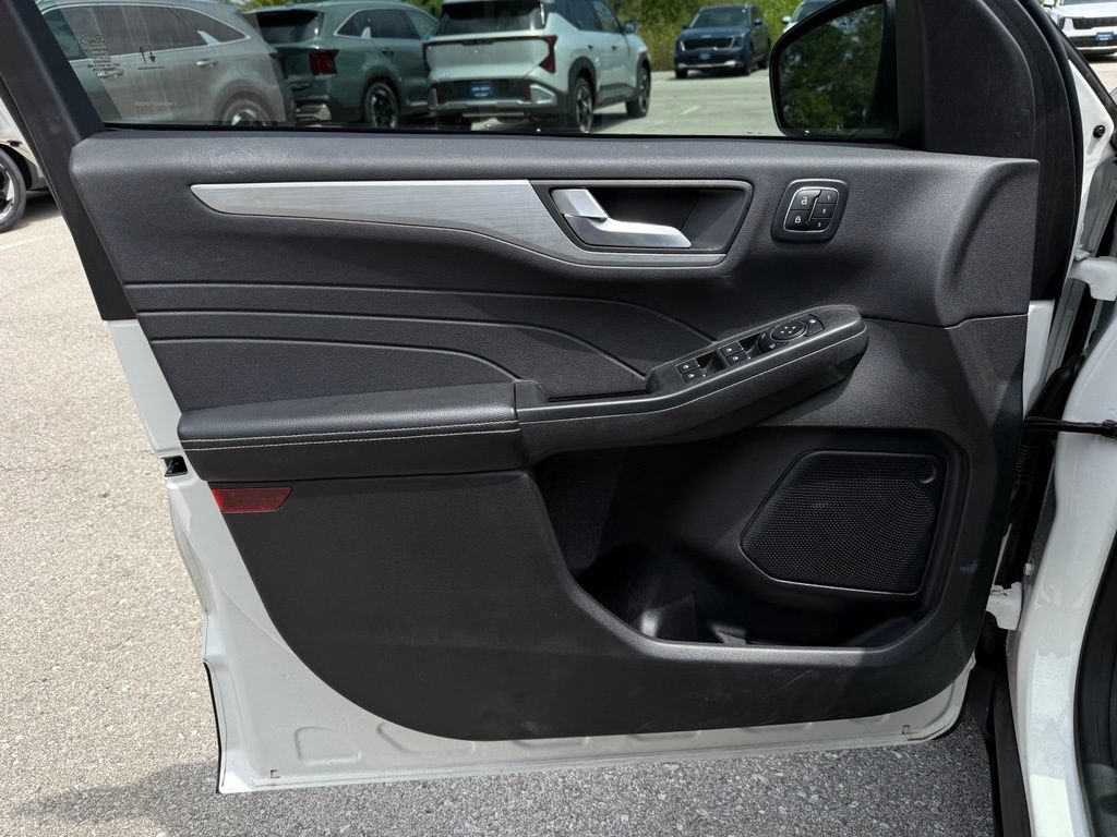 Used 2023 Ford Escape Platinum AWD/4WD image 8