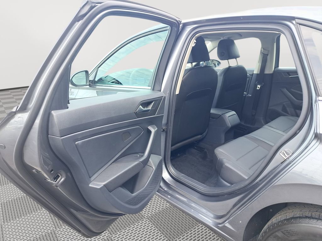 Used 2024 Volkswagen Jetta SE image 13