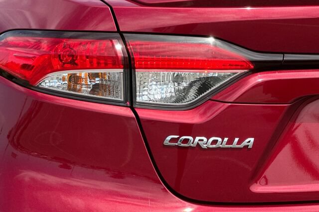 Used 2023 Toyota Corolla SE w/ Carpet Mat Package (TMS) FWD image 25
