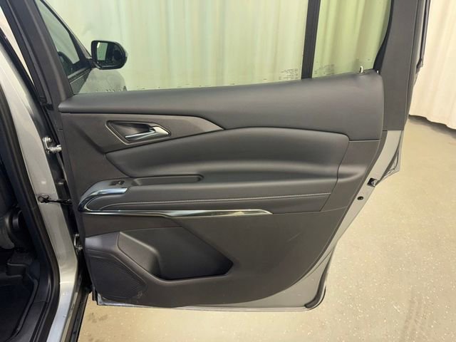 New 2026 Chevrolet Traverse LT w/ LPO, Floor Liner Package AWD/4WD image 38