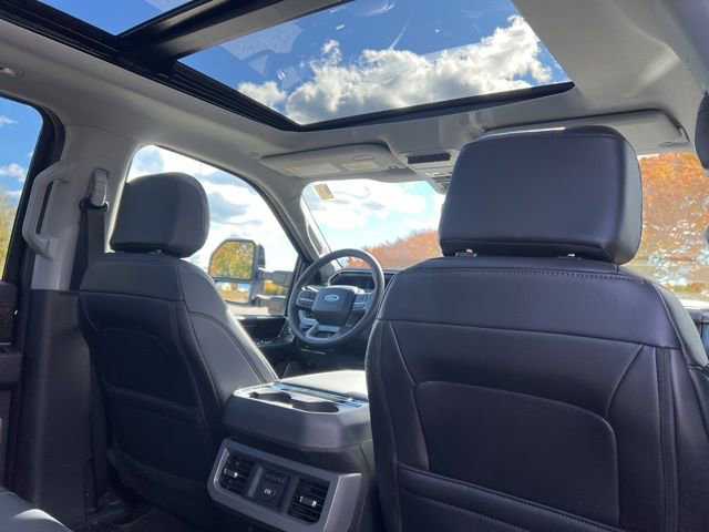 Used 2025 Ford F350 Lariat w/ Black Appearance Package image 32
