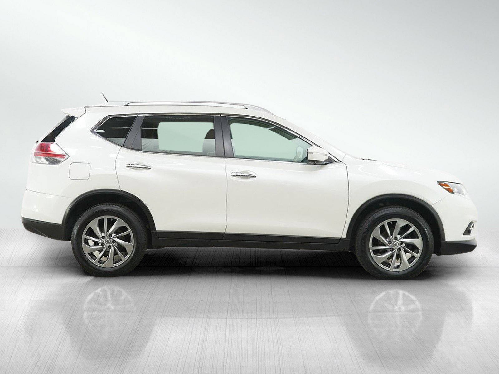 Used 2015 Nissan Rogue SL w/ SL Premium Package image 6