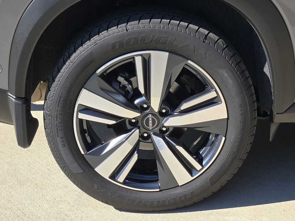 Used 2023 Nissan Rogue Platinum w/ Platinum Premium Package image 8