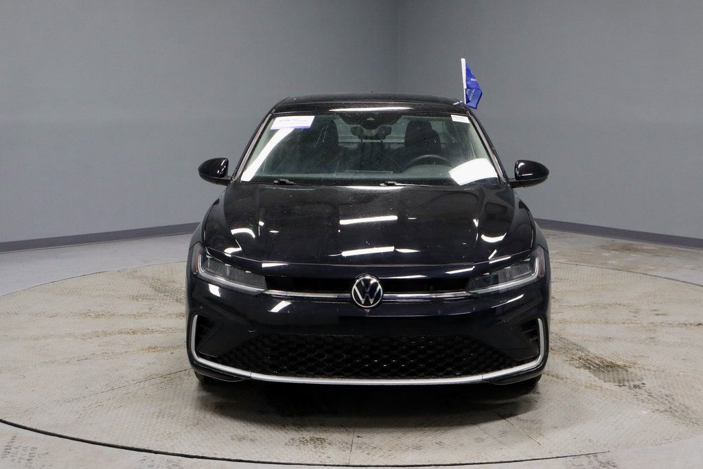 Used 2025 Volkswagen Jetta SE image 6