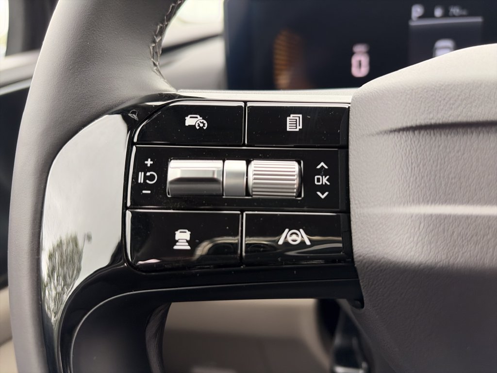 New 2027 Kia Carnival FWD image 12