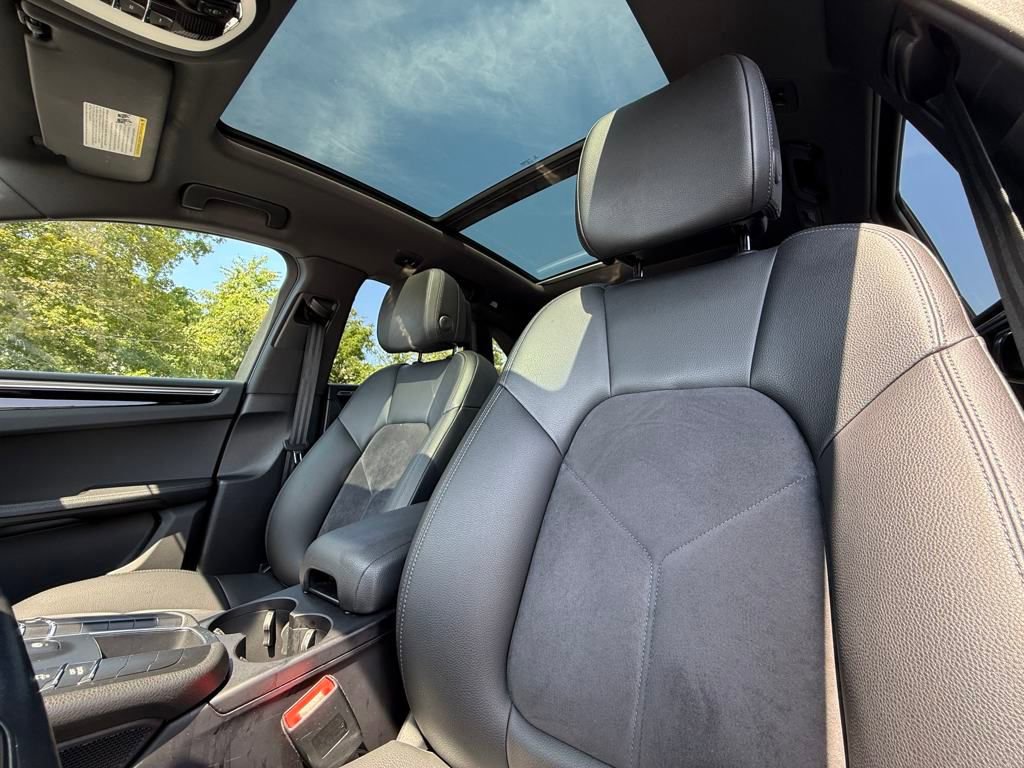Used 2019 Porsche Macan AWD/4WD image 26