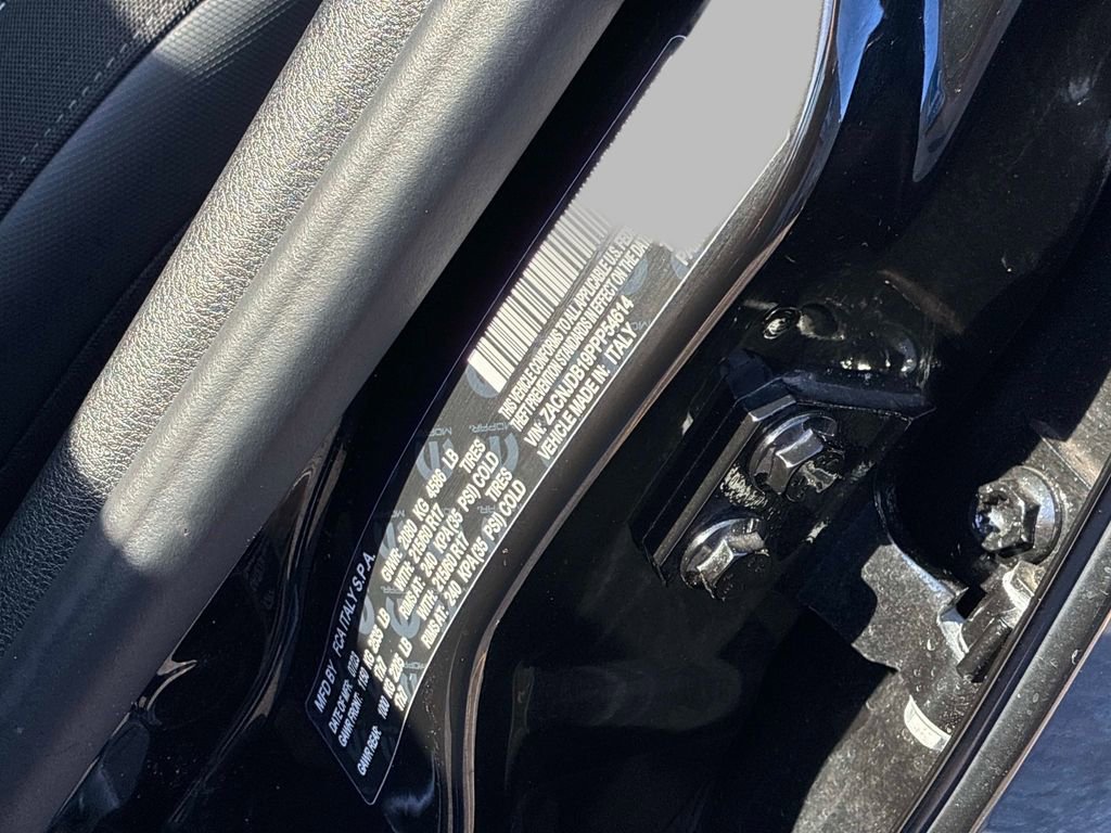 Certified 2023 Jeep Renegade Latitude w/ Premium Group AWD/4WD image 19