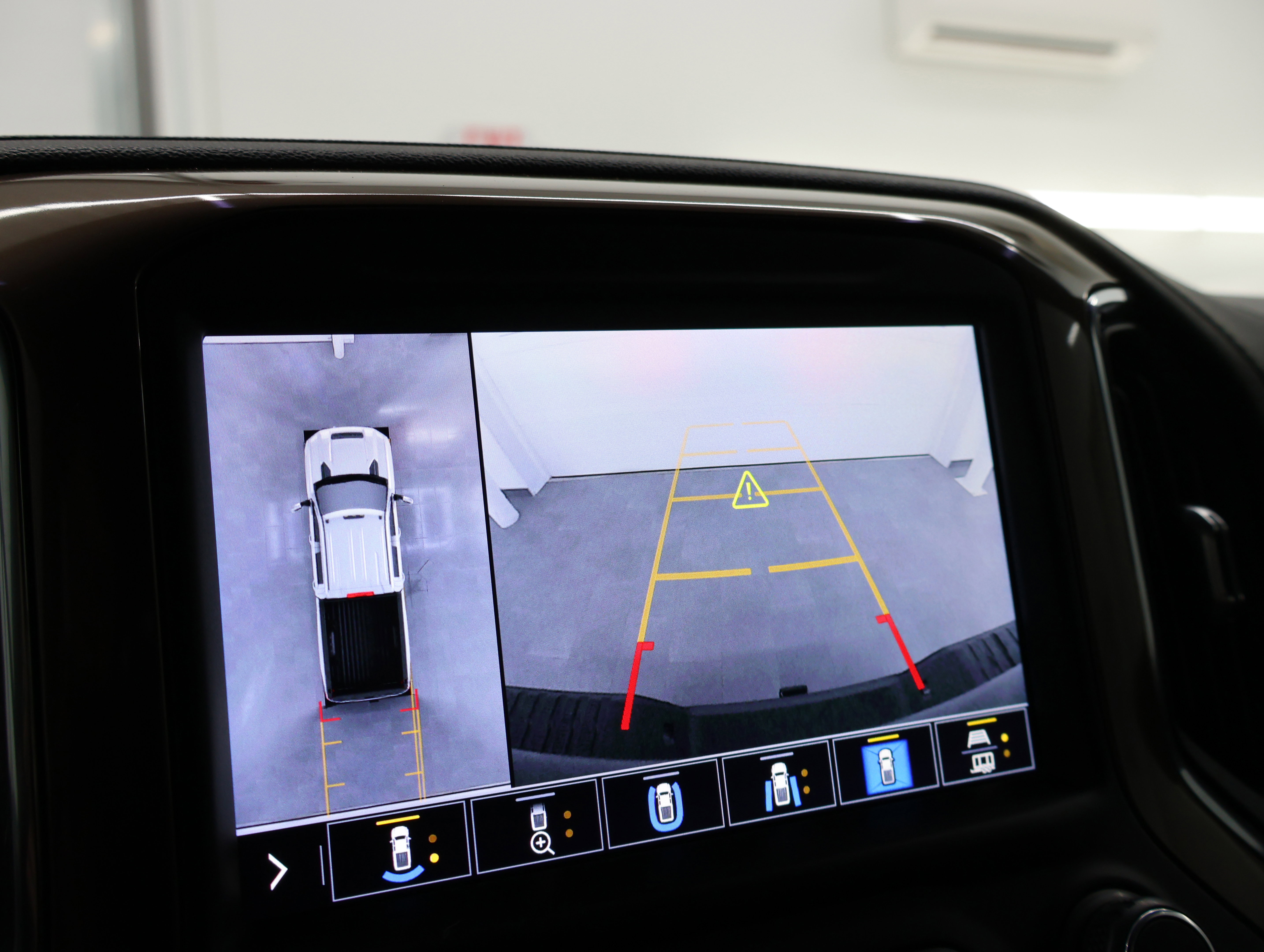 Used 2021 Chevrolet Silverado 2500 High Country w/ Z71 Off-Road Package image 16