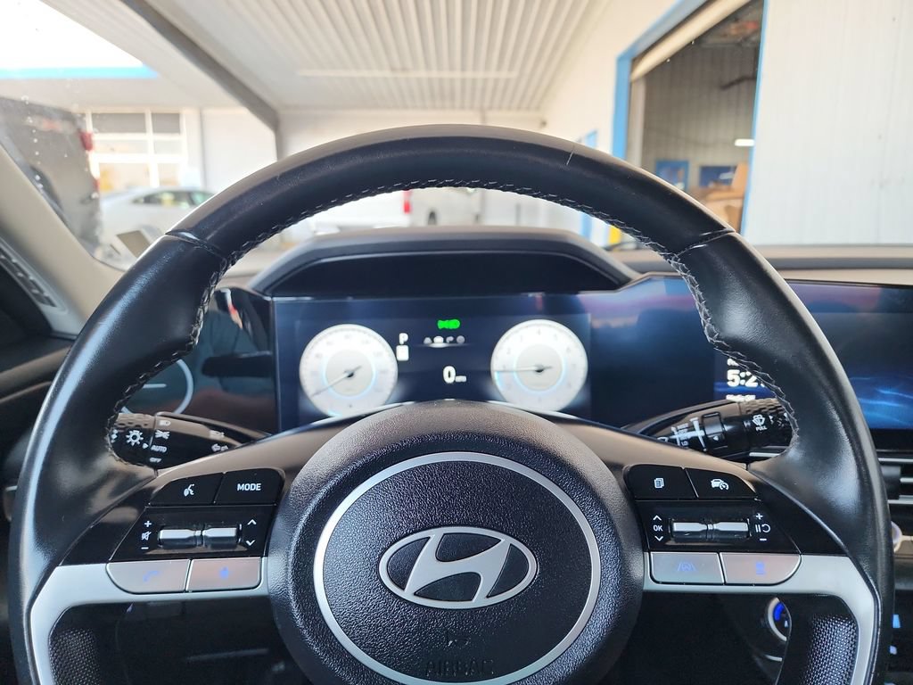Used 2024 Hyundai Elantra Limited FWD image 20