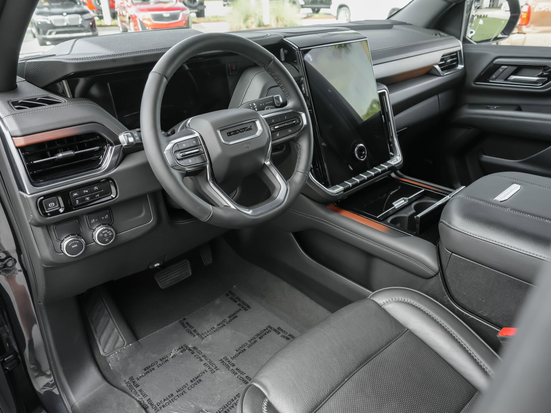 Used 2025 GMC Yukon Denali RWD image 6