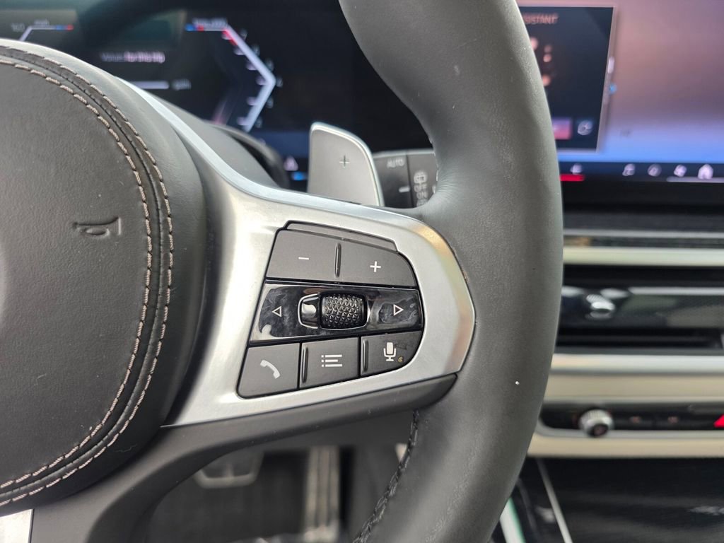 Used 2024 BMW X7 xDrive40i w/ M Sport Package AWD/4WD image 21