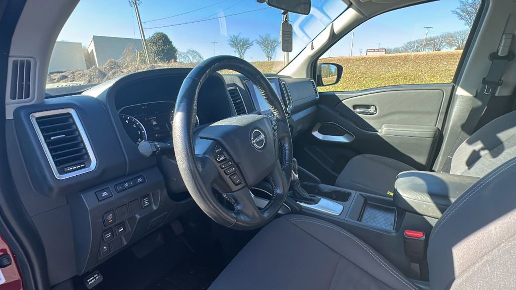 Used 2022 Nissan Frontier SV image 11