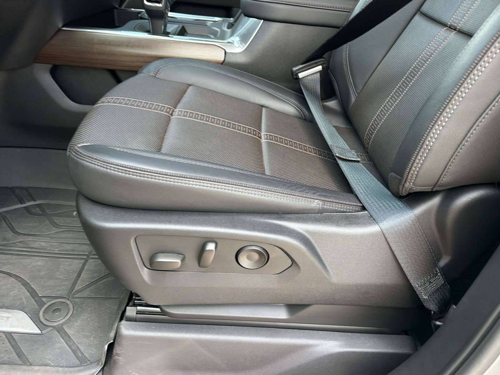Used 2024 Chevrolet Silverado 1500 High Country w/ High Country Premium Package AWD/4WD image 21