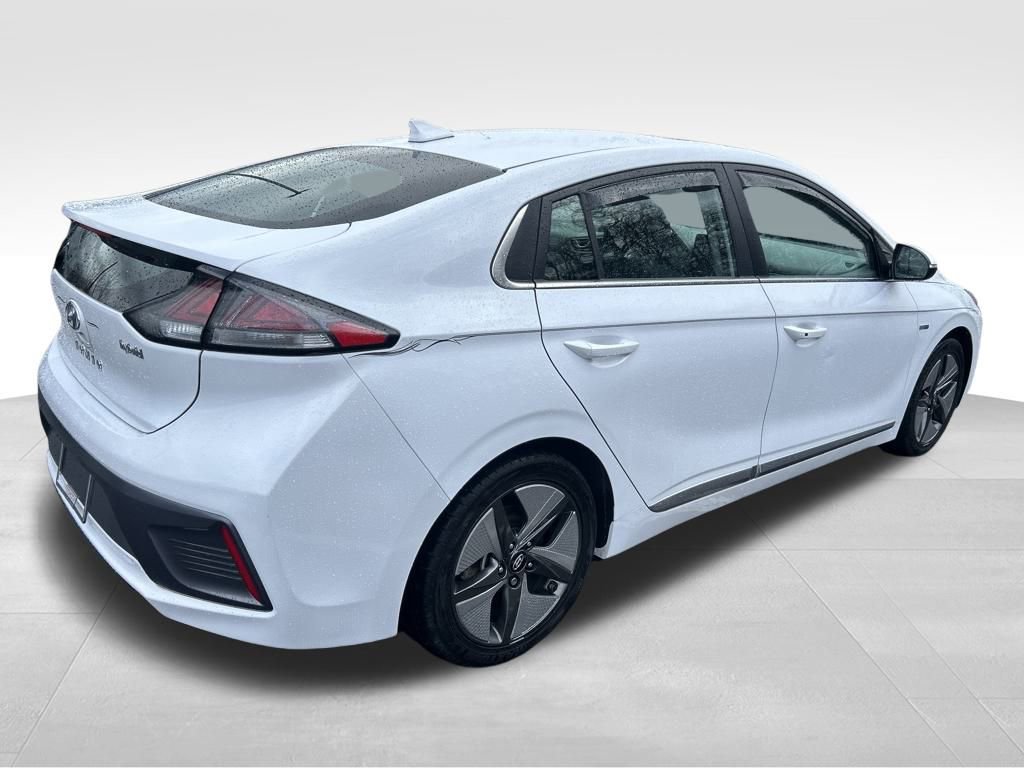Used 2020 Hyundai Ioniq SEL image 5