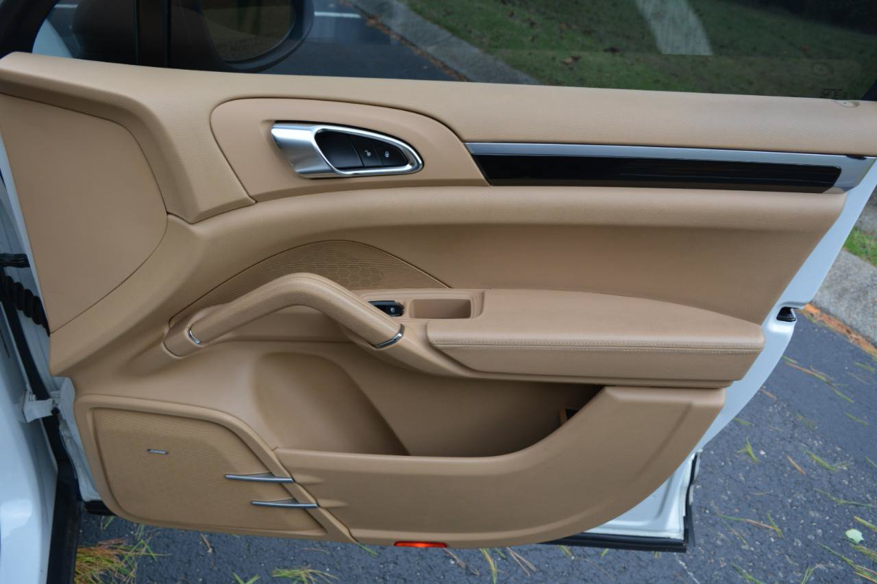 Used 2013 Porsche Cayenne AWD/4WD image 18