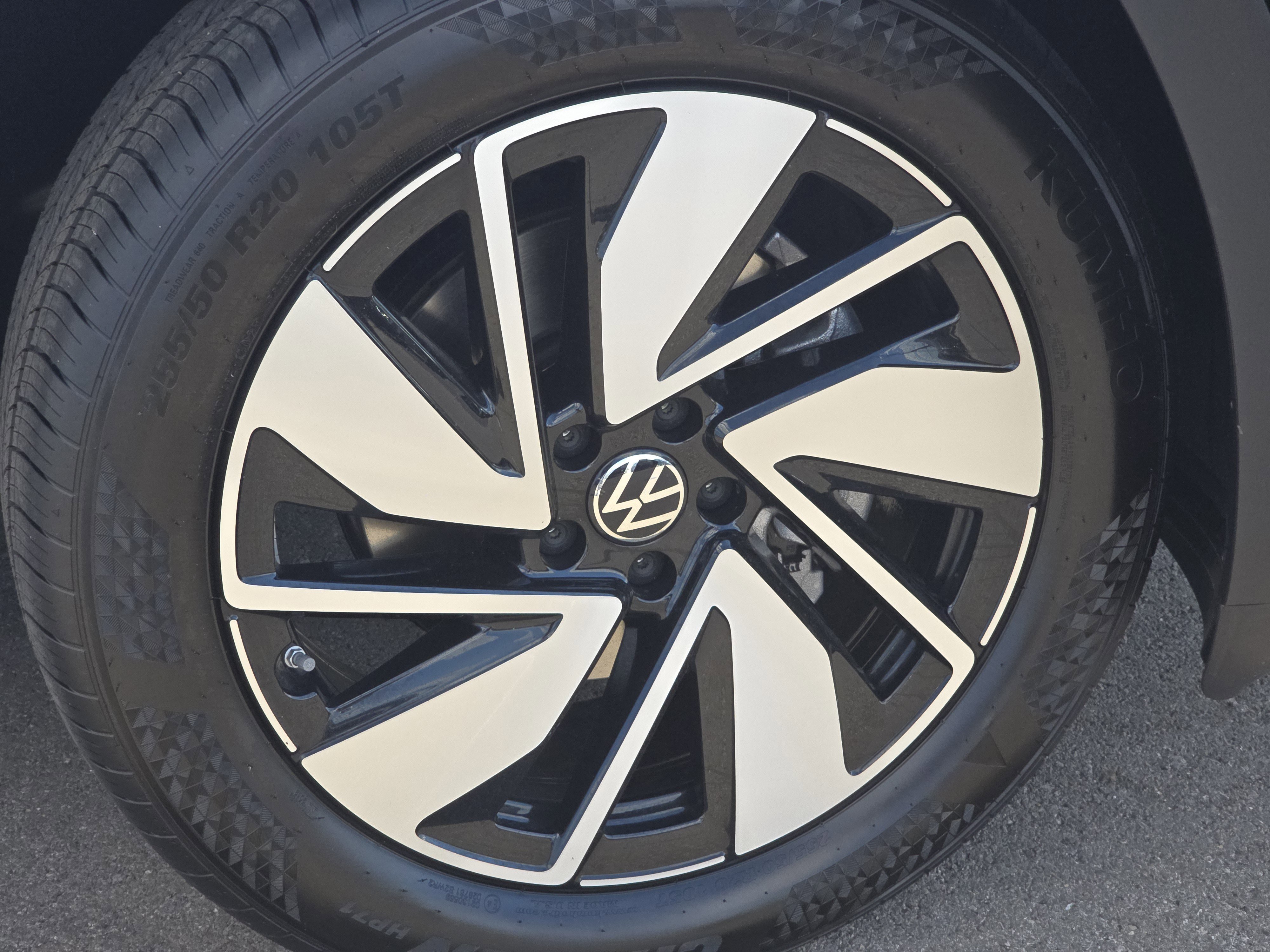 New 2026 Volkswagen Atlas SEL image 14