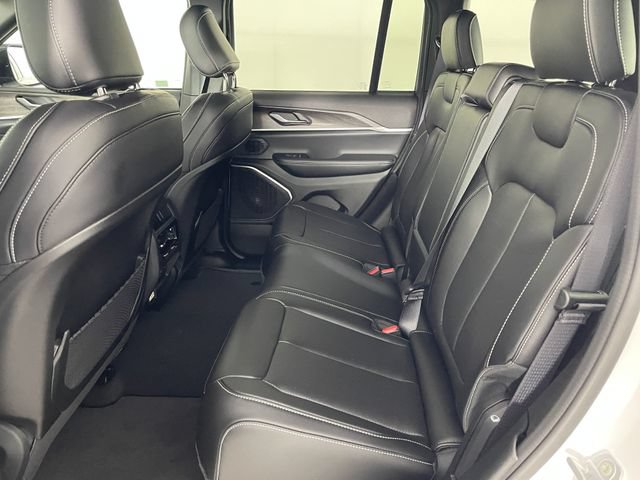 New 2026 Jeep Grand Cherokee Limited w/ Luxury Tech Group II AWD/4WD image 9