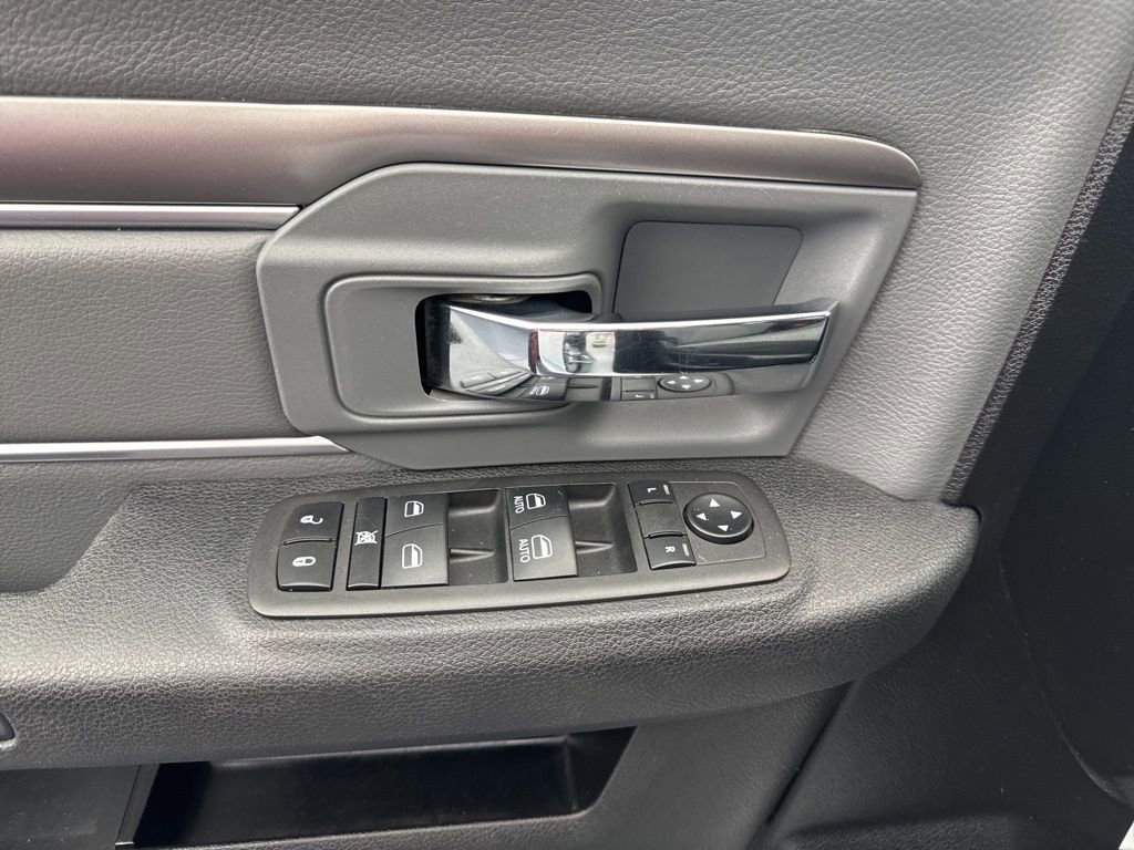 Used 2023 RAM 1500 Classic SLT image 28