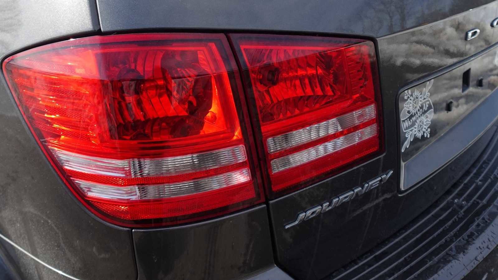 Used 2017 Dodge Journey SE w/ Flexible Seating Group image 15