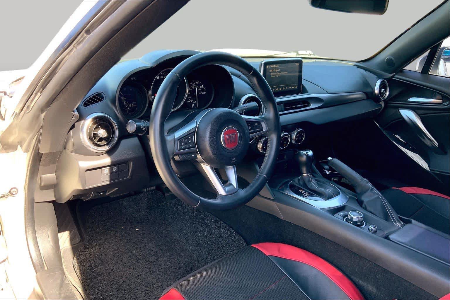Used 2018 FIAT 124 Spider Classica w/ Technology Group RWD image 18