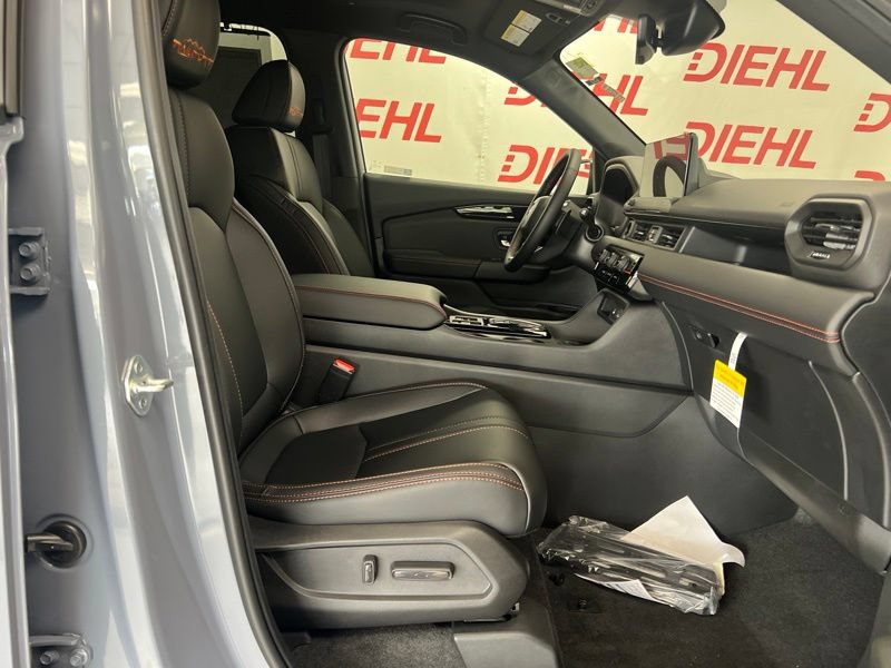 New 2026 Honda Pilot TrailSport image 13