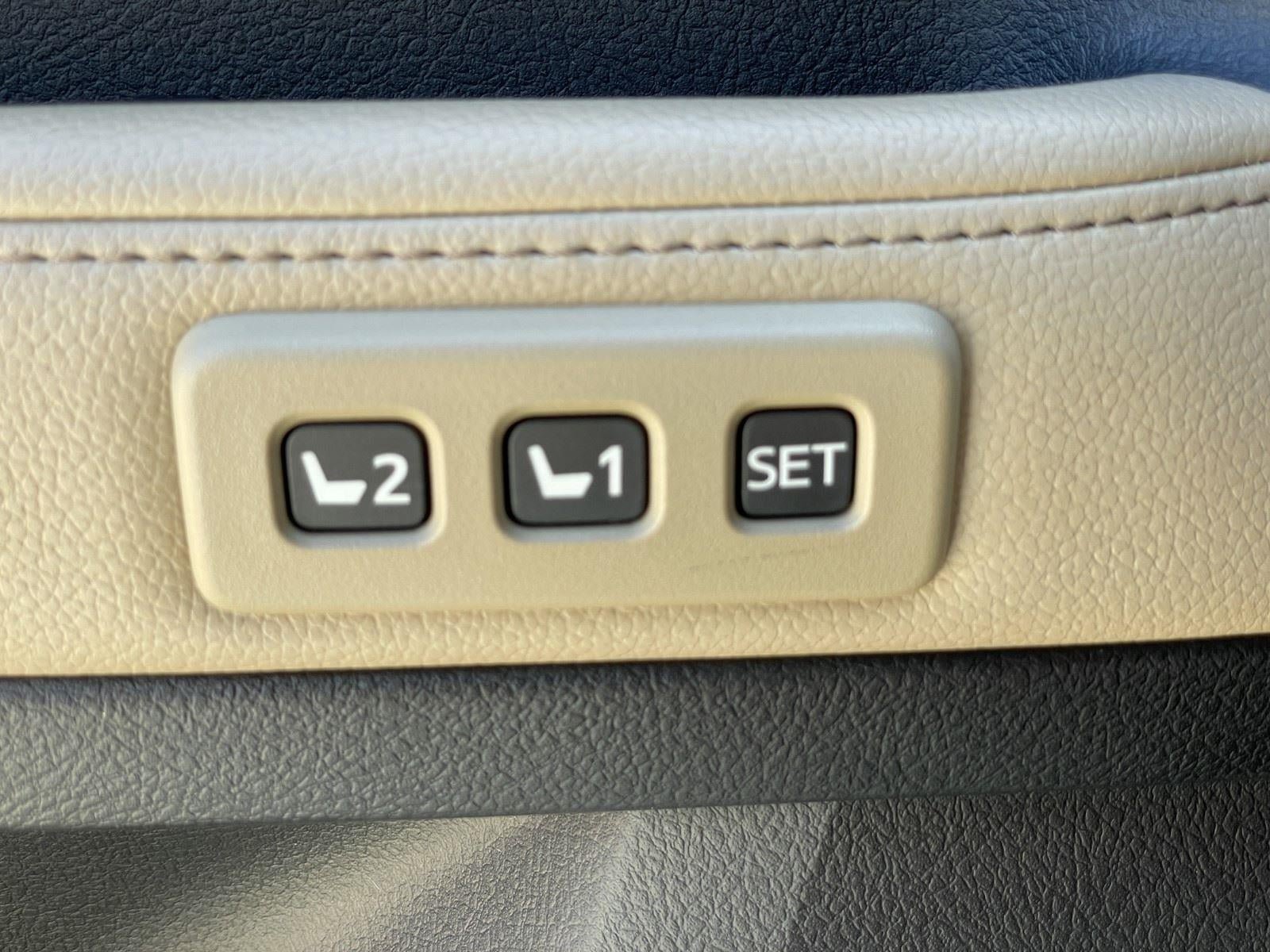 Used 2016 Toyota 4Runner Limited AWD/4WD image 37
