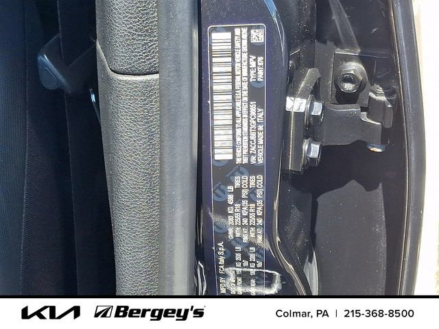 Used 2016 Jeep Renegade Latitude AWD/4WD image 27