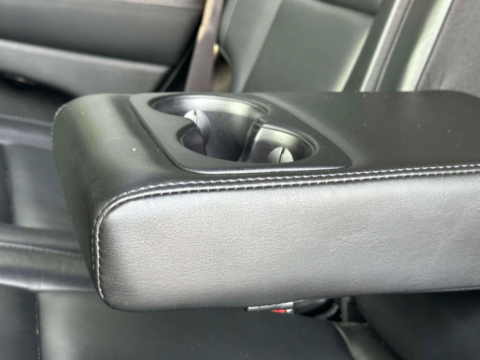 Used 2019 Jeep Grand Cherokee Overland AWD/4WD image 13