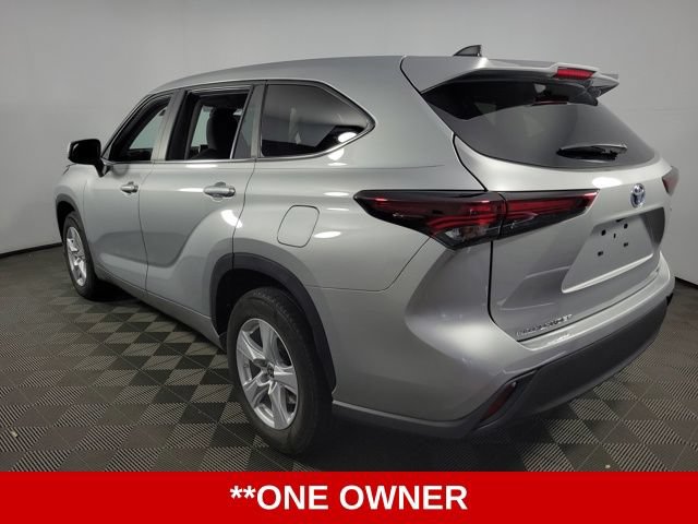 Used 2024 Toyota Highlander LE FWD image 6