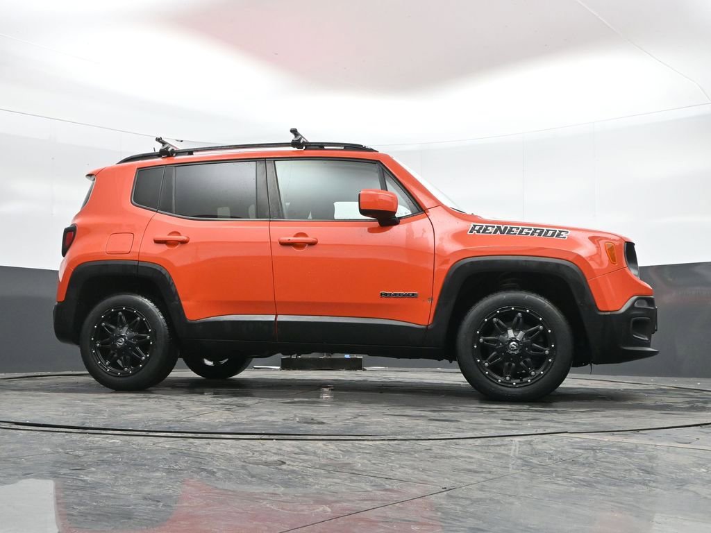 Used 2018 Jeep Renegade Latitude w/ Cold Weather Group image 47