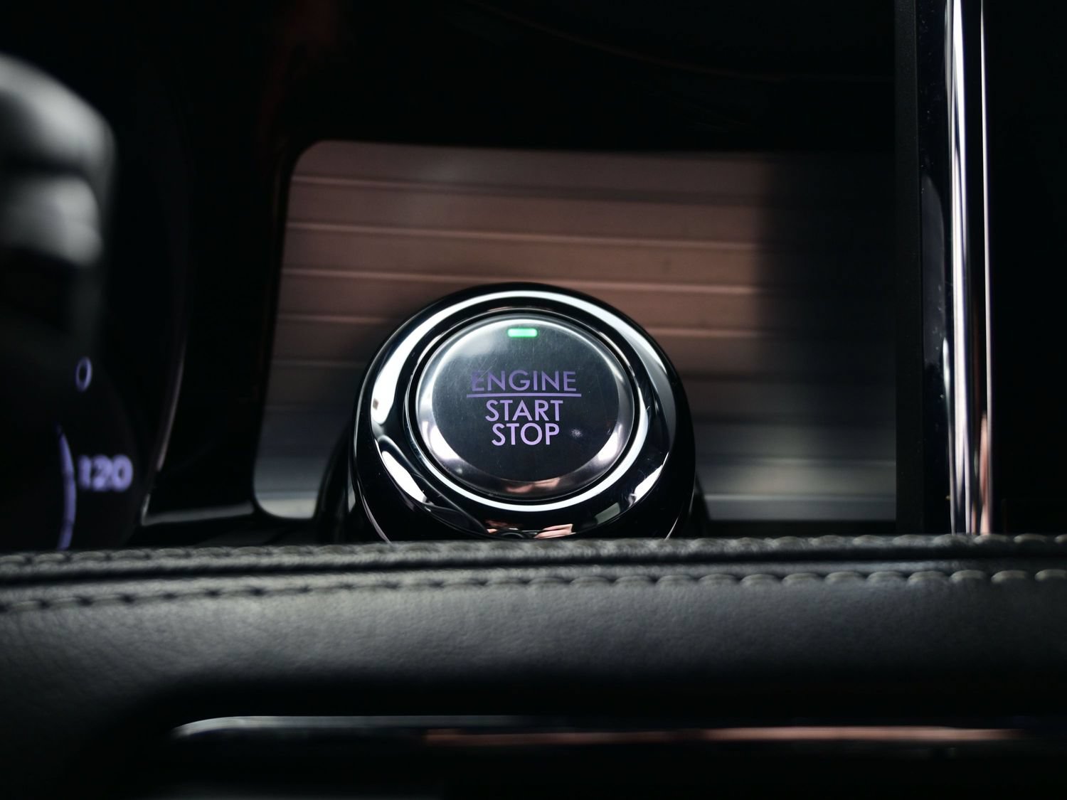 Used 2022 Lincoln Corsair AWD w/ Premium Package image 24